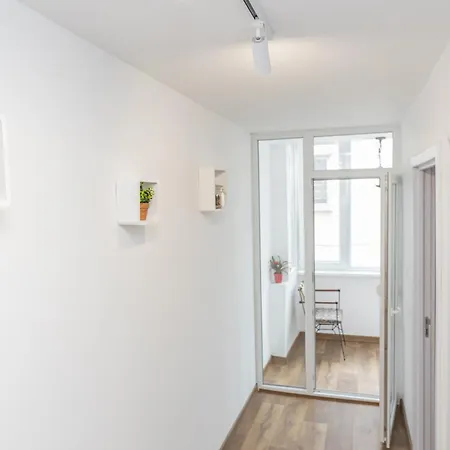 The House Apartment Burgas