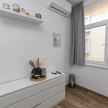 The House Apartment